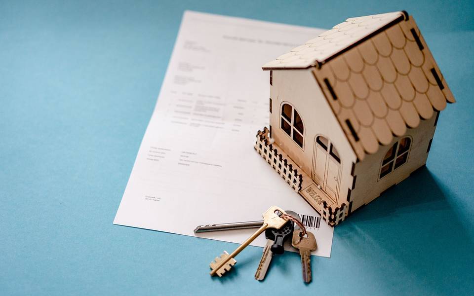 Zdražující hypotéky zatím k zlevnění nemovitostí nevedou