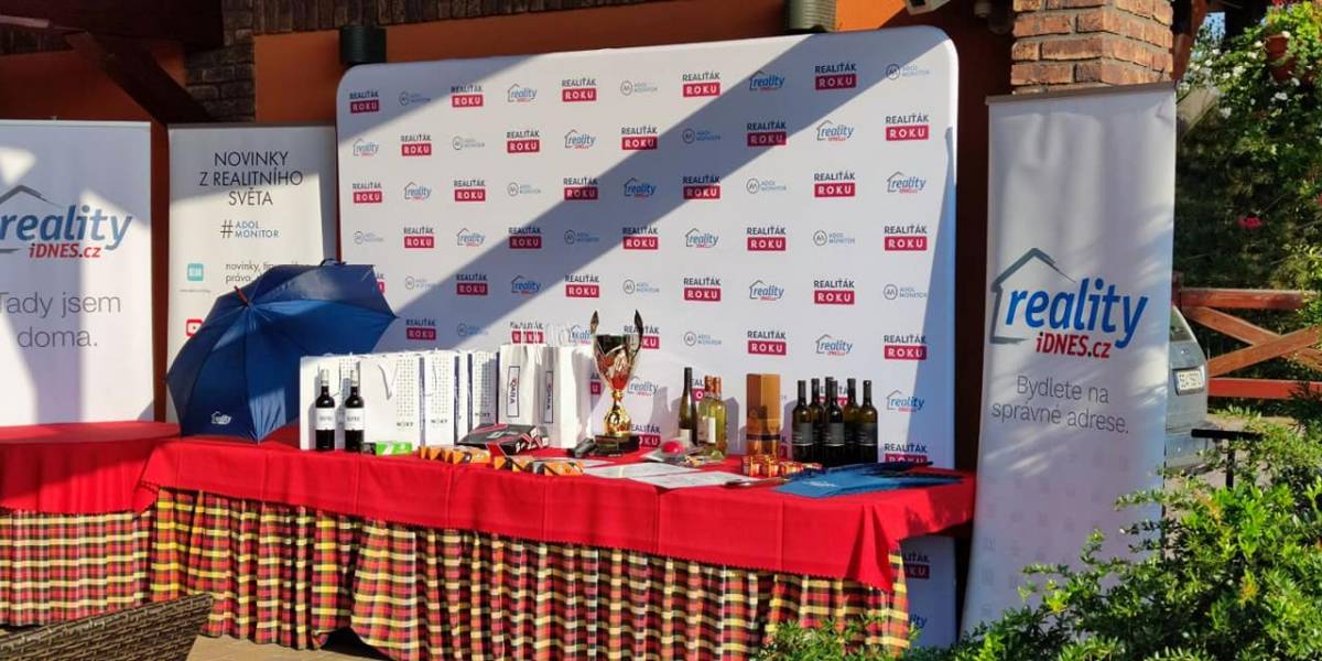 Skvělá nálada a parádní počasí, to byl další realitní golf.